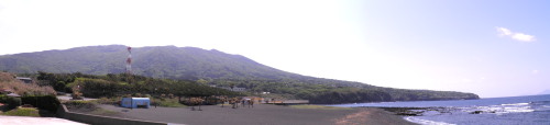 弘法浜からの三原山