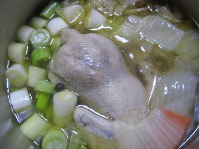 丸鶏のスープ煮