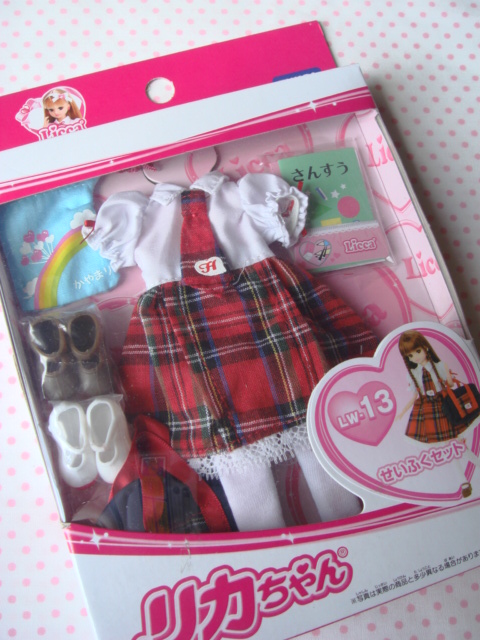ピンクワンピースのリカちゃんに、制服セット。 | Cutie Dolls