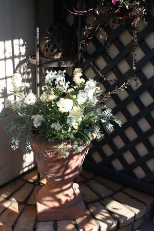 T’s Garden Healing Flowers‐古レンガの花台